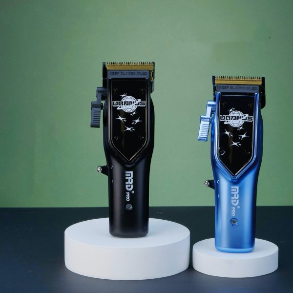 Cortapelos HC-3969V sin base de carga, con batería de litio de 2400 mAh, motor de alta velocidad de 7200 RPM y tecnología de carga rápida 3C. 